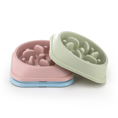 PP Material Spiral Dog Slow Feeder For Outdoor Dog Feeding Station